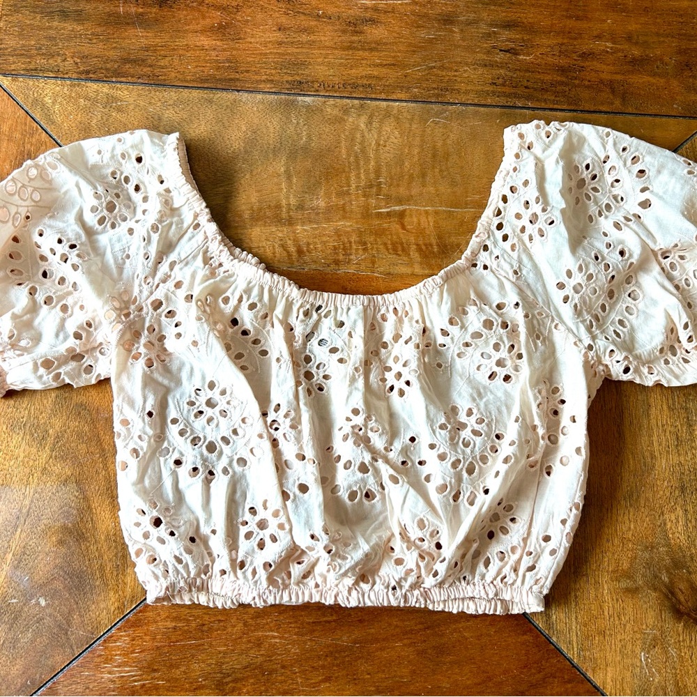 Forever 21 Pale Orange Puff Sleeve Eyelet Crop Top Blouse, Small - Picture 3 of 5